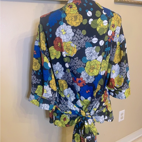 Violet+Claire Wrap Around Blouse Sz. XL - Picture 7 of 7